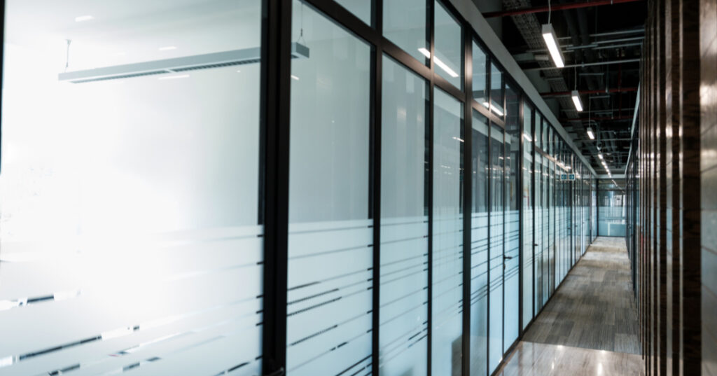 parede de vidro em Bauru